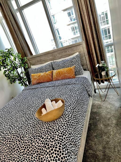 Stunning Condo Wit Amazing View 5Mins From Cntower Toronto Eksteriør bilde
